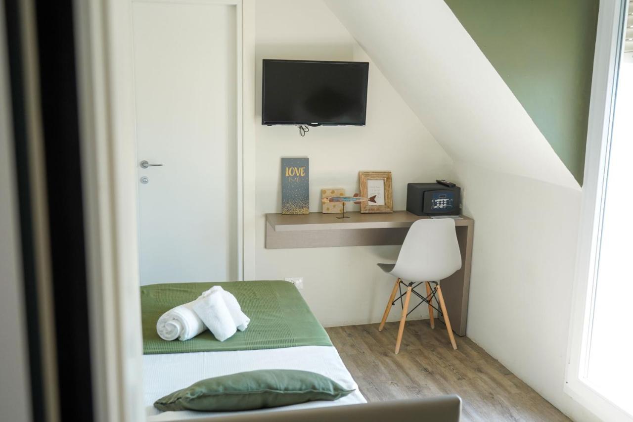 Rex Hotel